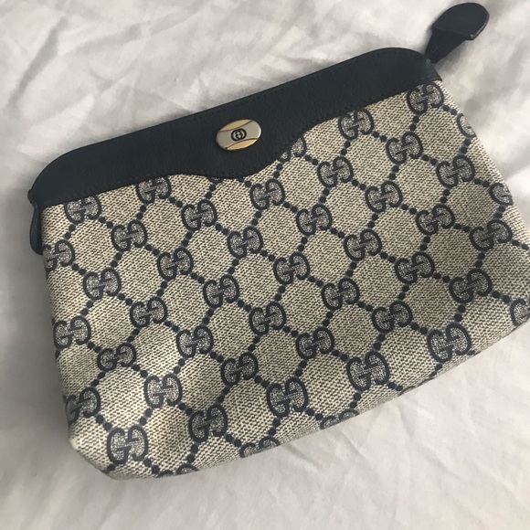 Gucci Handbags - Authentic Gucci pouch
